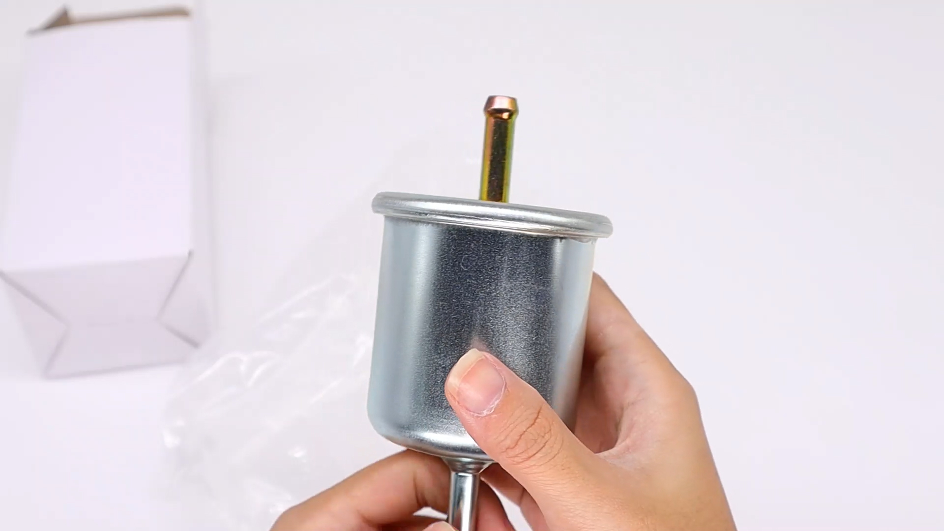 Watch Fuel Filter PF-1100 16400-V2700 Compatible with Nissan Tsuru